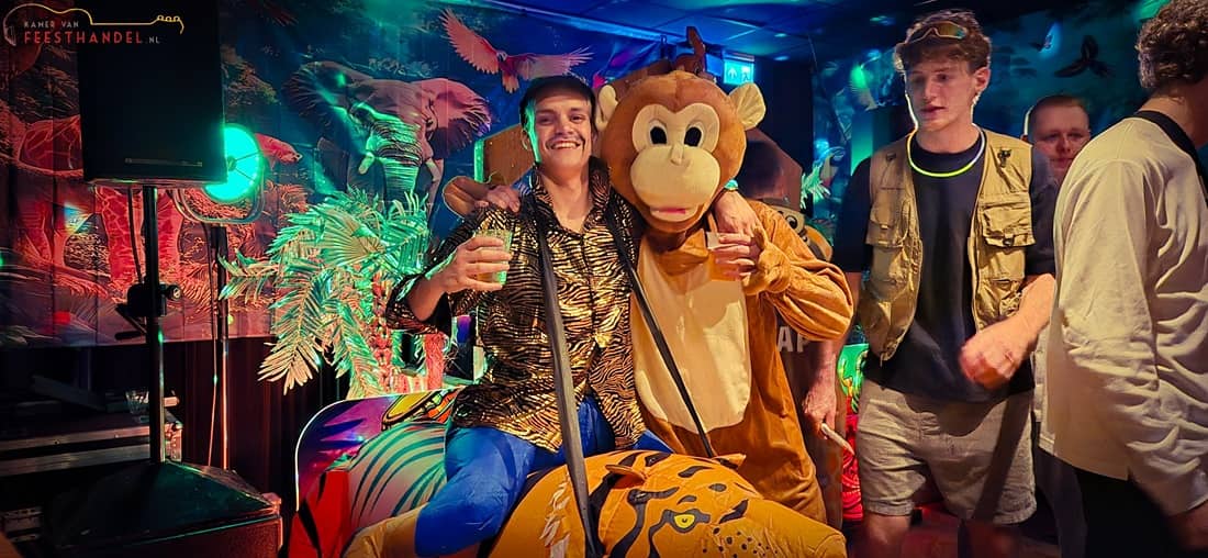 Jungle 1100x508 compressor 2 - Kamer van Feesthandel Jungle Party